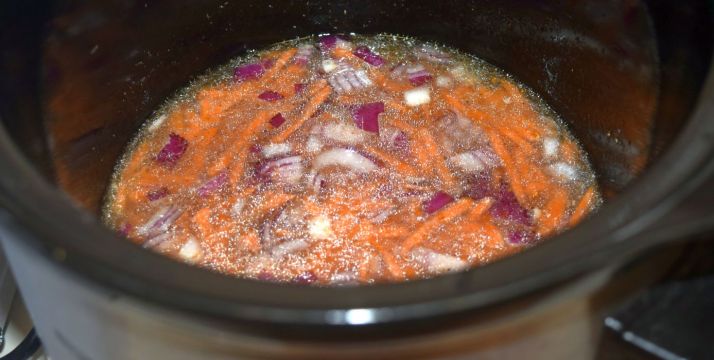 2016-12-21-lemon-chicken-soup-simmering-stock